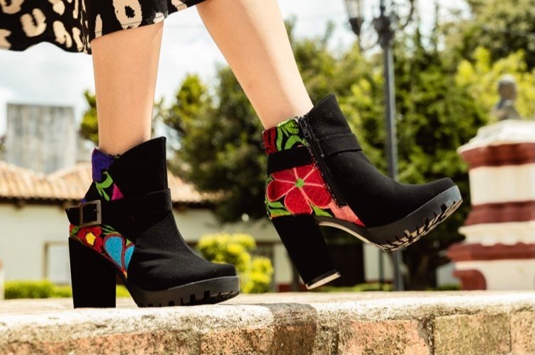BOTAS NEGRAS